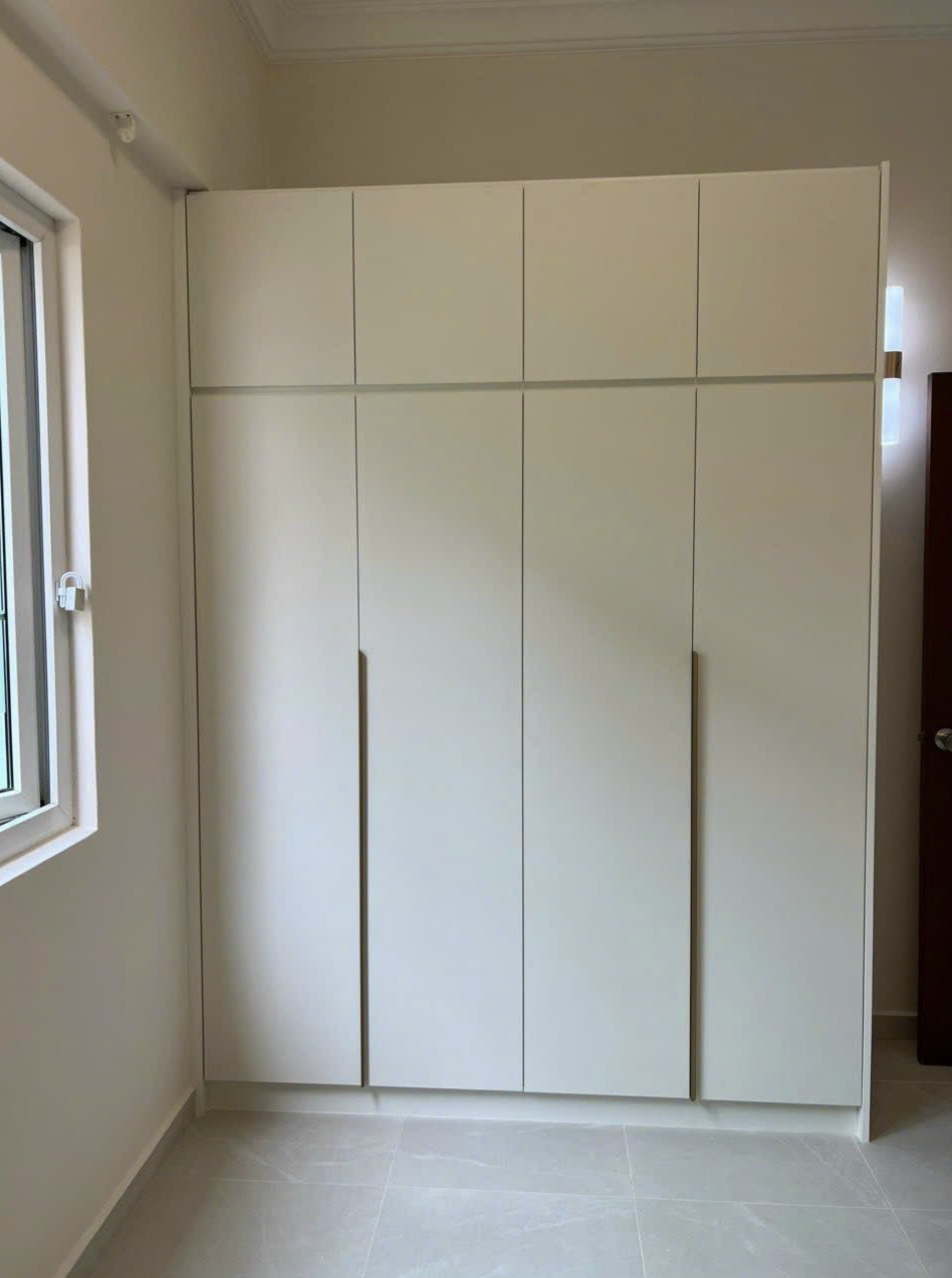 Handleless Master Wardrobe — Singapore, Singapore